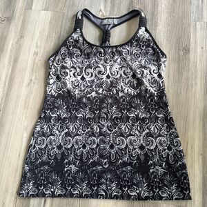 Athleta Womens Tank Top Fuse Racerback Black/White Paisley Athletic Size Medium